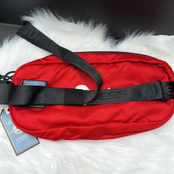 New GUESS USA Belt Bag/Crossbody Bag - Picture 7 of 7
